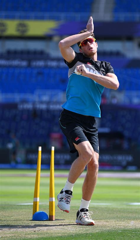 mitchell santner bowling style